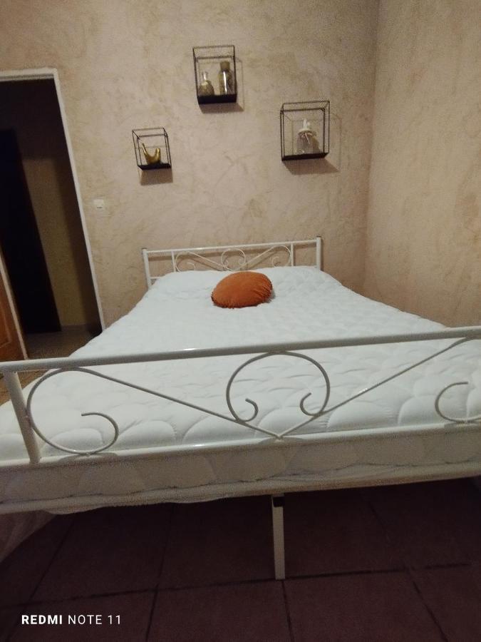 Chambre D Hotes En Provence, Au Pied Du Luberon, Les Coquelicots La Tour-dʼAigues Buitenkant foto
